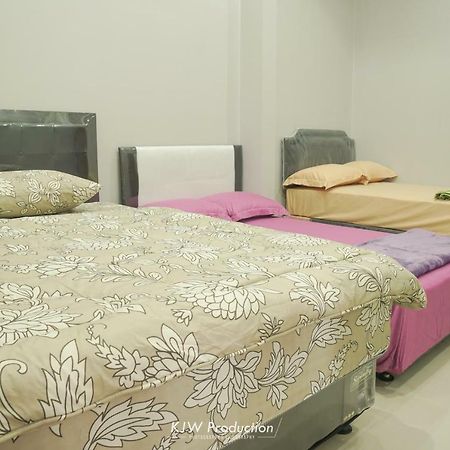 M Stay Guest House Jogja Jogjacarta Exterior foto