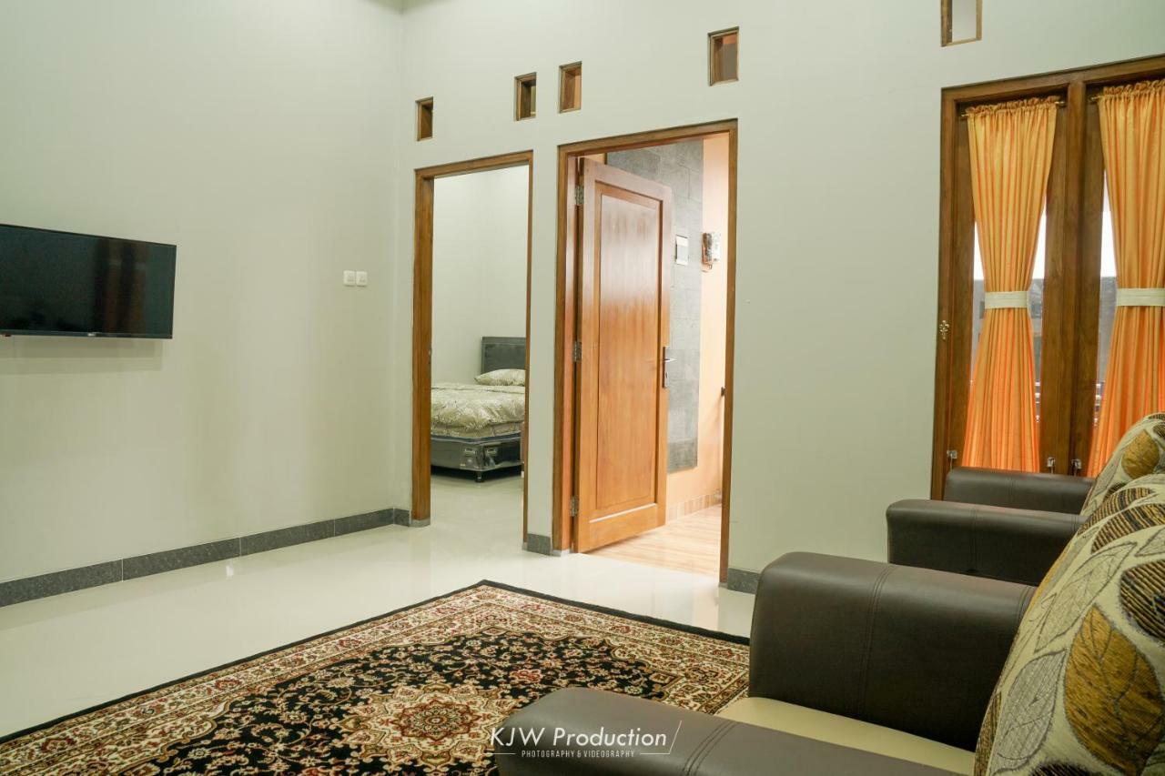 M Stay Guest House Jogja Jogjacarta Exterior foto