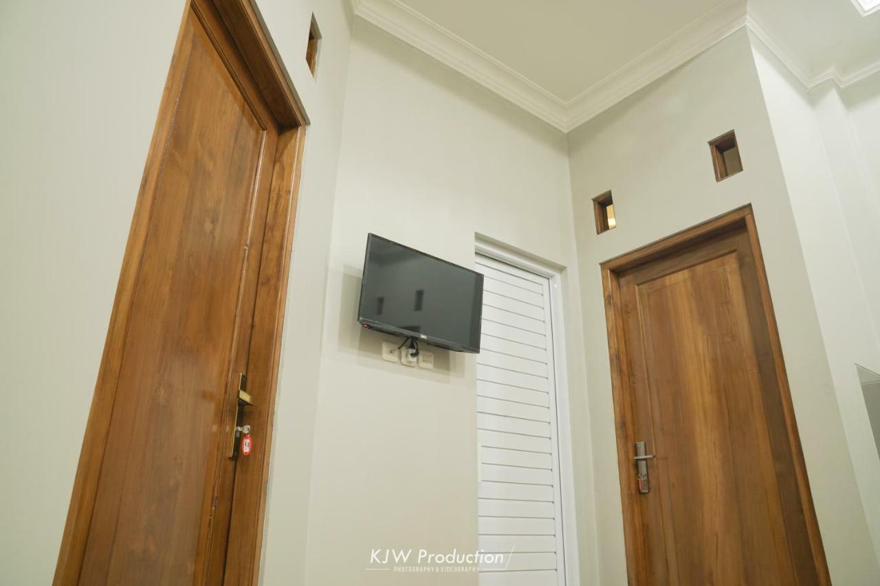 M Stay Guest House Jogja Jogjacarta Exterior foto
