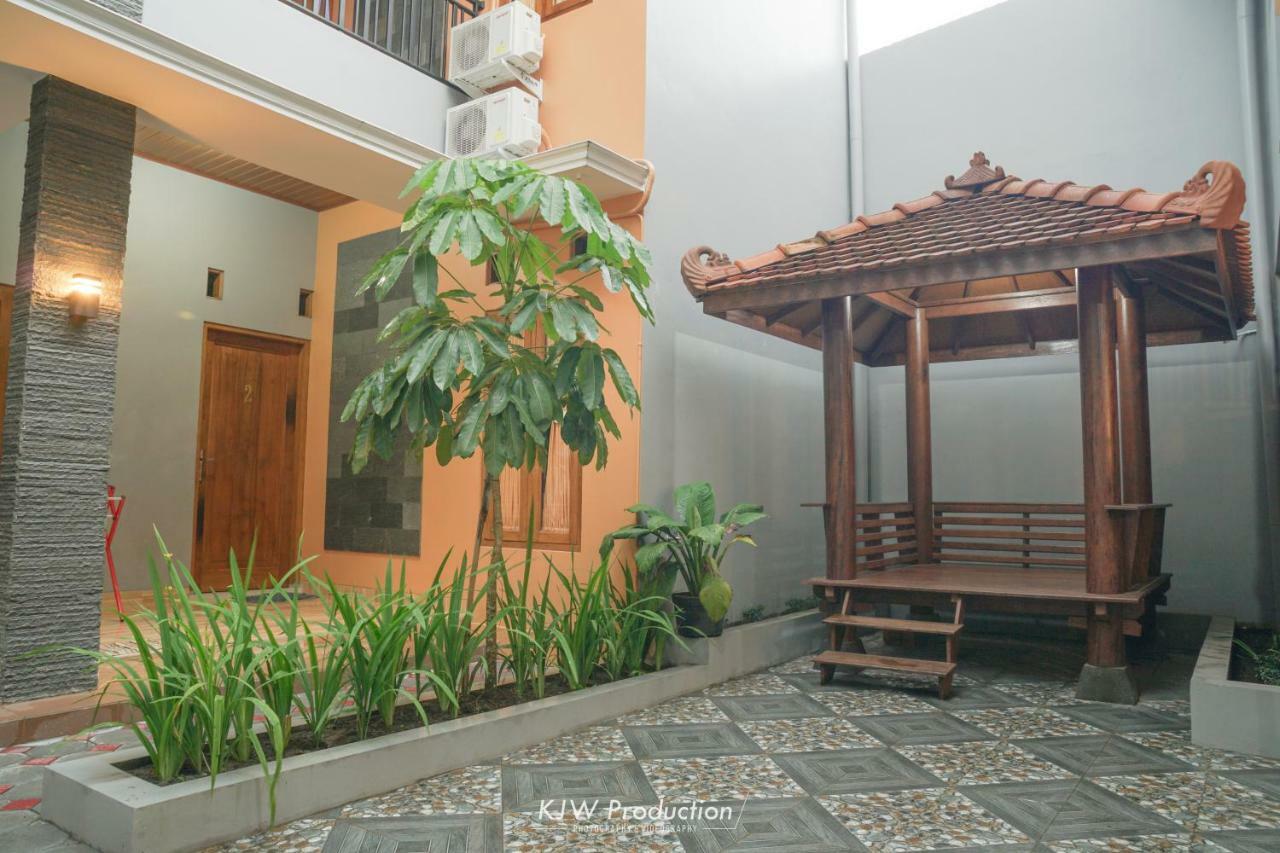 M Stay Guest House Jogja Jogjacarta Exterior foto